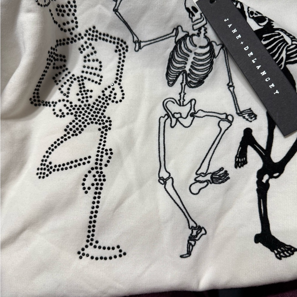 Cream Colored Skeleton Print Sweater NWT Size Medium By Jane + Delancey - Picture 3 of 4